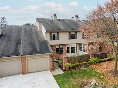 7189 Westchester West Bloomfield Twp, MI 48322