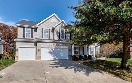 719 Autumnwood Forest Dr Lake St Louis, MO 63367