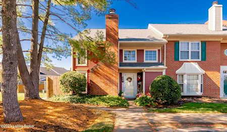 656 Cobblestone Square Louisville, KY 40223