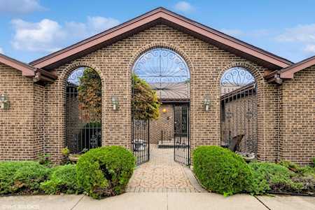 3720 Liberty Ln Glenview, IL 60025