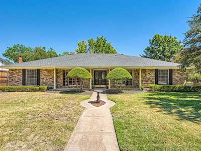 2864 Meadowbrook Drive Plano, TX 75075