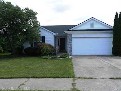 7487 Bermuda Dunes Ypsilanti Twp, MI 48197