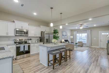 243 Dry Creek Commons Goodlettsville, TN 37072