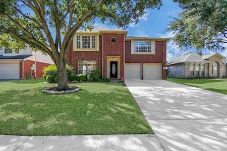 2218 Mountshire Dr Missouri City, TX 77489