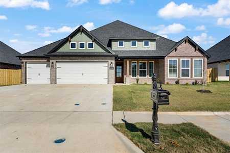 1450 Cullinan St Centerton, AR 72719