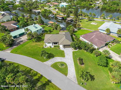 380 Lakeview Drive Melbourne Beach, FL 32951