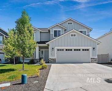 6168 N Hood Ave Meridian, ID 83646-6902