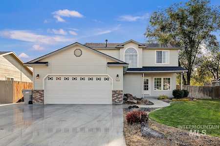 505 S Bonneville Dr Nampa, ID 83686-9741