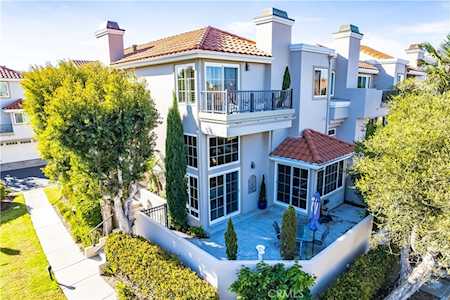 19496 Mountainview Ln Huntington Beach, CA 92648