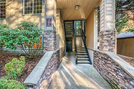 25025 SE Klahanie Blvd #J104 Sammamish, WA 98029