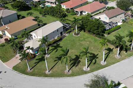2513 Blackburn Circle Cape Coral, FL 33991