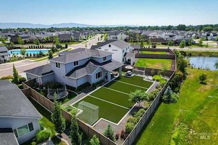 6233 S Hill Farm Way Meridian, ID 83642