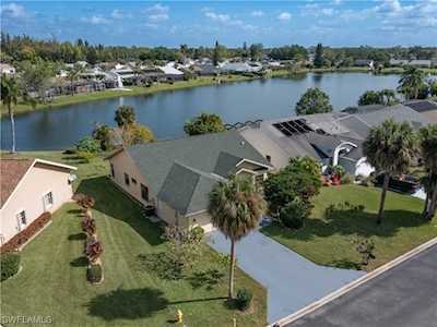1404 Monarch Circle Naples, FL 34116