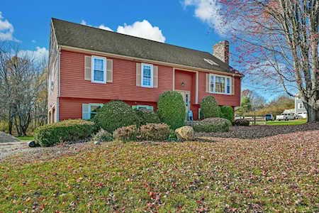 18 Carol Lane Blackstone, MA 01504