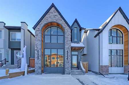 1407 31 St SW Calgary, AB T2L 2A5