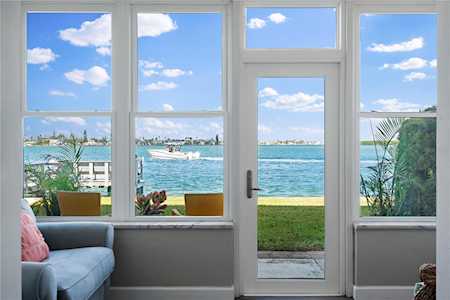 250 126th Ave #107 Treasure Island, FL 33706