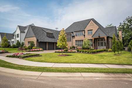 3137 Chapel Woods Cv Germantown, TN 38139
