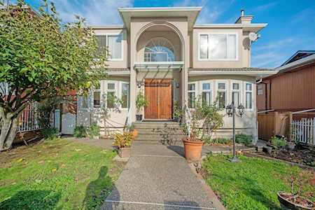3467 E 4th Avenue Vancouver, BC V5M 1M1