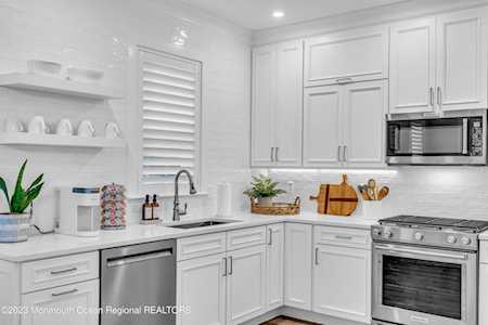 711 Mill Pond Way #111 Eatontown, NJ 07724