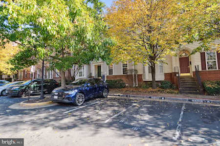 1526 Northern Neck Dr #102 Vienna, VA 22182