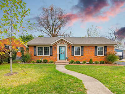 134 Emerson Dr Versailles, KY 40383