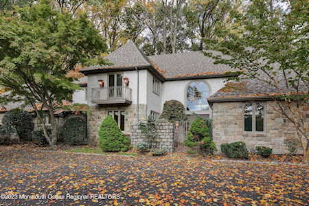 41 Galloping Hill Rd Holmdel, NJ 07733
