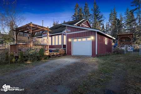 12035 Wilderness Rd Anchorage, AK 99516