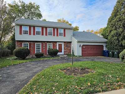 221 Olesen Dr Naperville, IL 60540