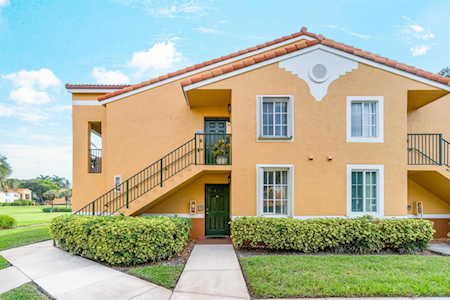 157 Yacht Club Way #102 Hypoluxo, FL 33462