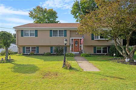 1 Tucker Ln Lincoln, RI 02865