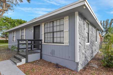 237 SW 11 Avenue Delray Beach, FL 33444