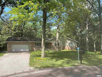724 Robbinswood Ln Metamora, IL 61548