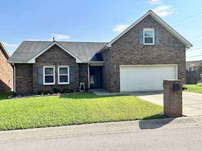 200 Roslyn Ct Nashville, TN 37221