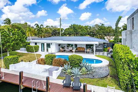 2310 NE 49th Street Lighthouse Point, FL 33064