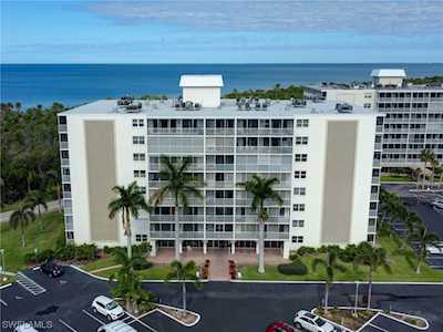 3 Bluebill Ave #208 Naples, FL 34108