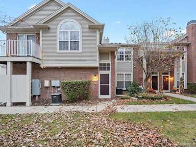 15428 Yale Dr Clinton Twp, MI 48038