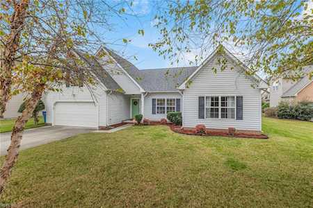 916 Meadowhill Ct Chesapeake, VA 23320