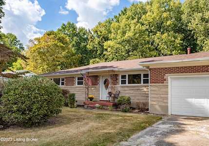4007 Goldstein Ln Louisville, KY 40272