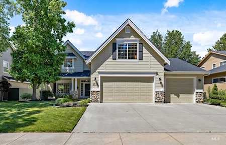 2318 E Ashbrook Dr Eagle, ID 83616-6632