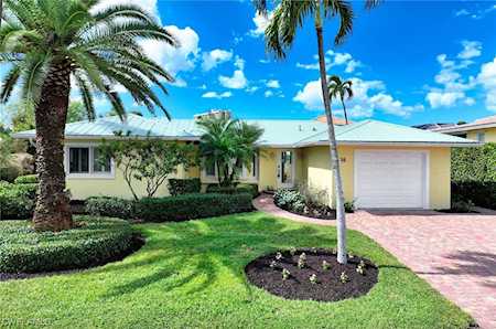 16 Buttercup Ct Marco Island, FL 34145-3420