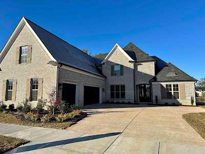 5233 Madison Valley Cir Lakeland, TN 38002