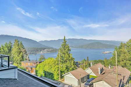 206 N Ellesmere Avenue Burnaby, BC V5B 1J8