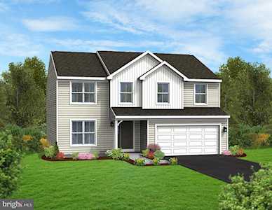 19 Long Bend Dr #8 Carlisle, PA 17015