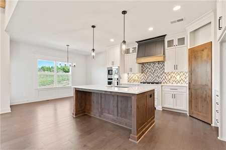 1604 SW 27th St Lee's Summit, MO 64082