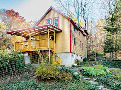 207 Hawleys Corner Rd Highland, NY 12528