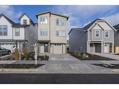 171 W Barbaras WAY Newberg, OR 97132