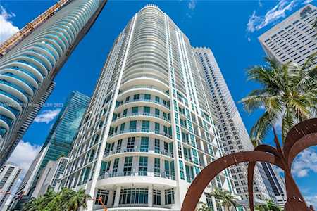 300 S Biscayne Blvd #T-2201 Miami, FL 33131