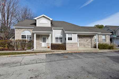 106 Hillwood Place Aurora, IL 60506