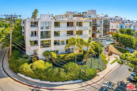 15480 Antioch St #304 Pacific Palisades, CA 90272