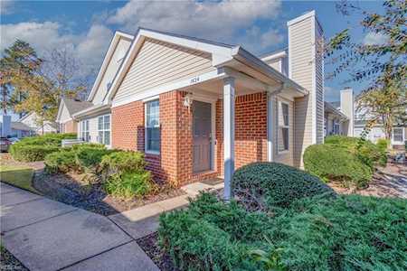 1424 Orchard Grove Dr Chesapeake, VA 23320